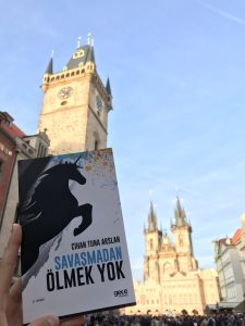 Savaşmadan Ölmek Yok - Kapak (Prag, Çekya)